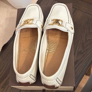 Louis Vuitton Cream Leather Loafers with Gold Accent